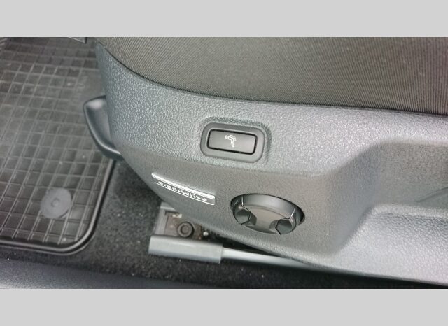 
								Volkswagen-Golf-1.6 TDi Comfortline plnou									