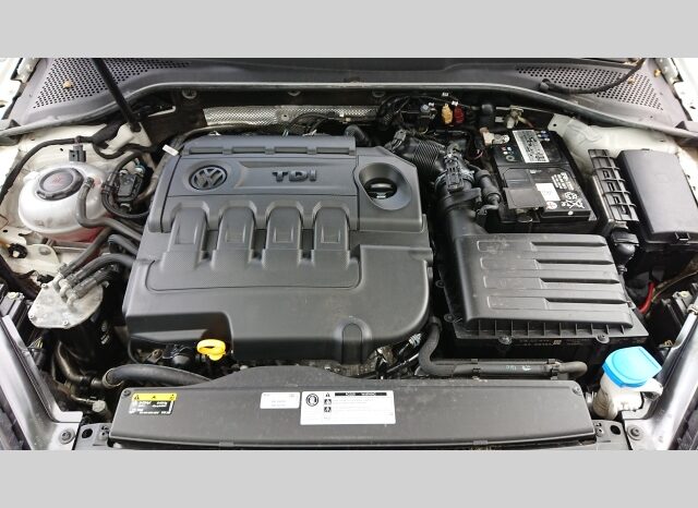 
								Volkswagen-Golf-1.6 TDi Comfortline plnou									