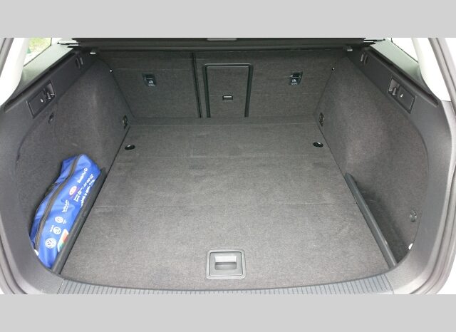 
								Volkswagen-Golf-1.6 TDi Comfortline plnou									