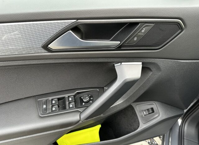 
								Volkswagen-Tiguan-1.5 TSi plnou									