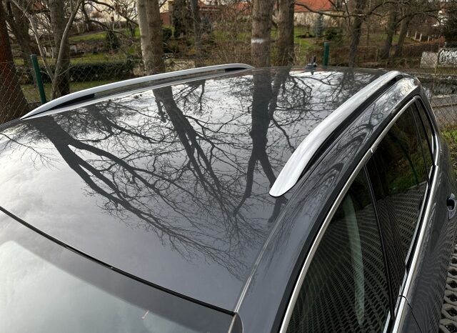 
								Volkswagen-Tiguan-1.5 TSi plnou									