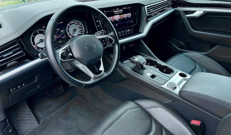 
								Volkswagen-Touareg-3.0 TDi 4×4 Elegance plnou									